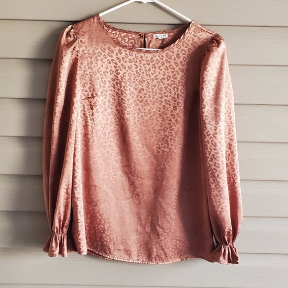 Tea Rose size Small shiney blush pink leopard print long sleeve blouse top - Picture 1 of 5